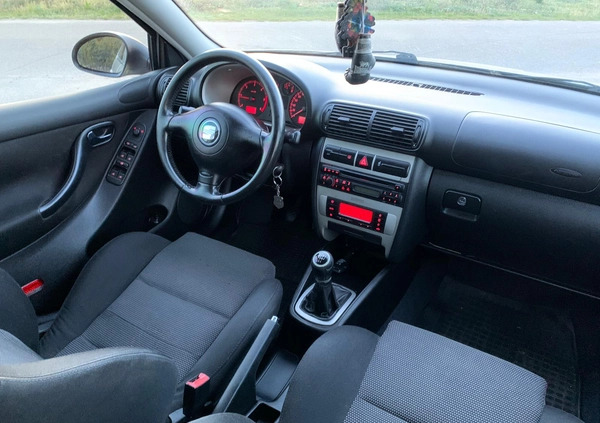 Seat Leon cena 9900 przebieg: 328000, rok produkcji 2004 z Mirsk małe 37